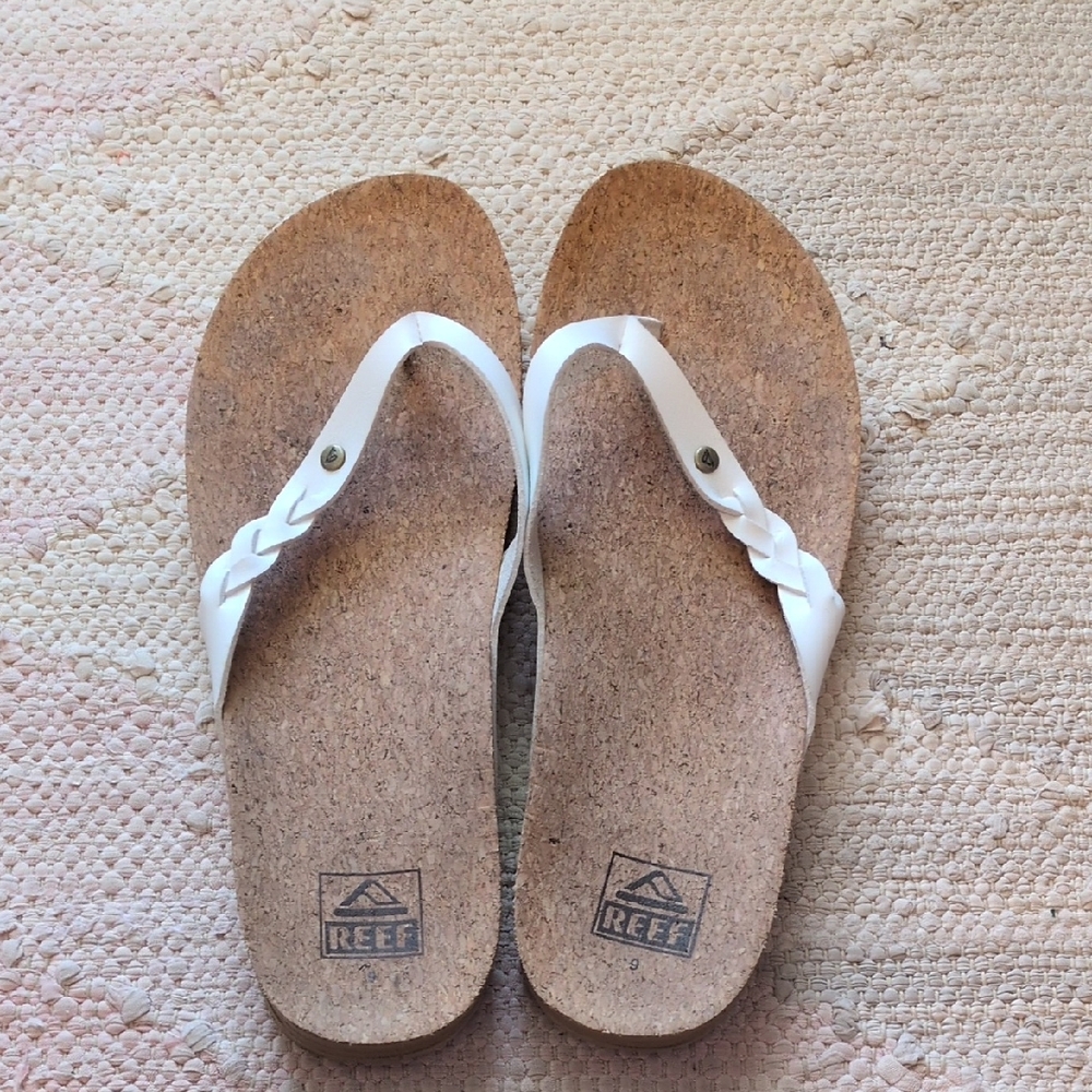 Reef Women's Tan and White Sandals